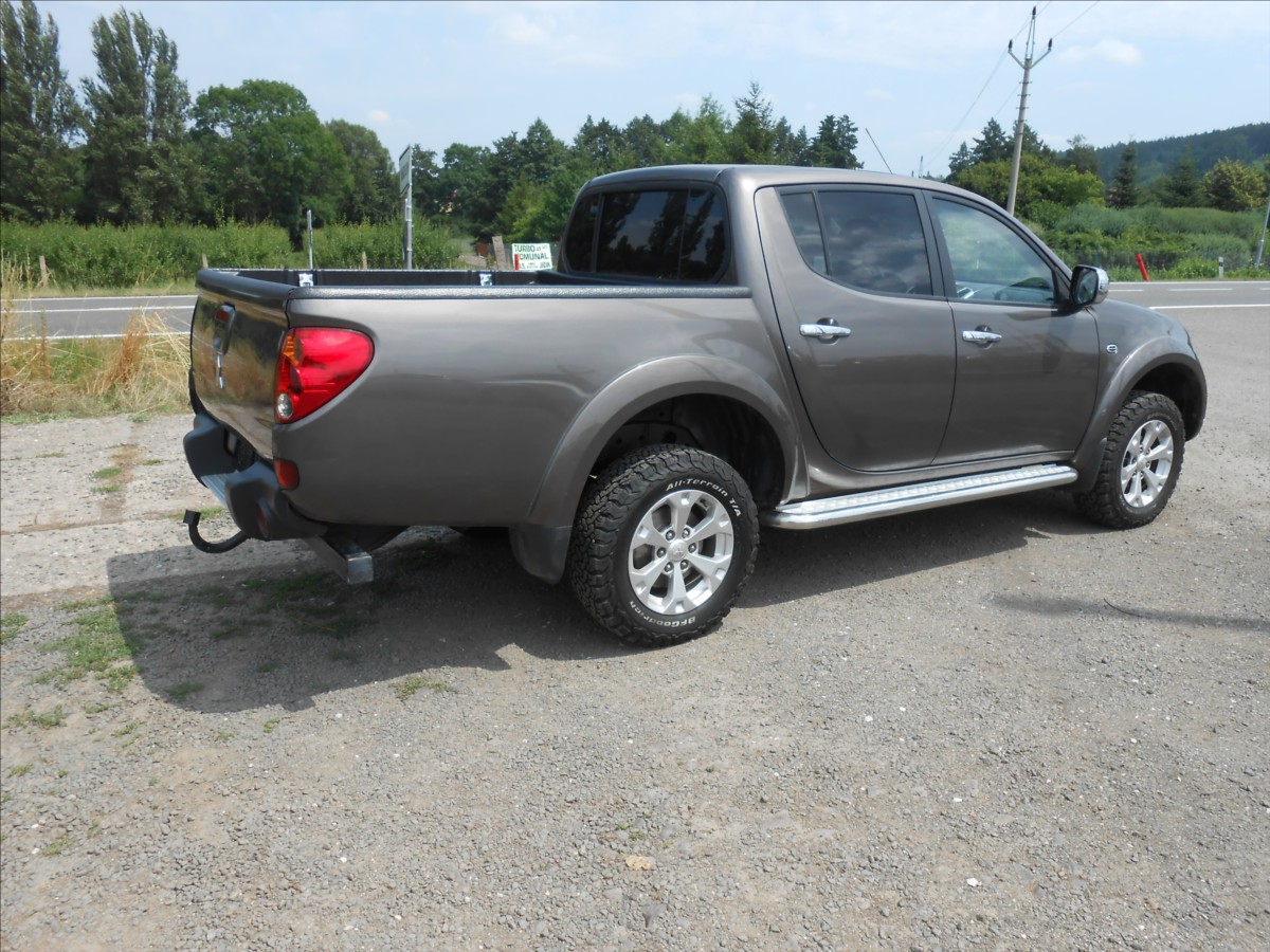 mitsubishi-l200-2-5-di-d-131-kw-serviska - 7