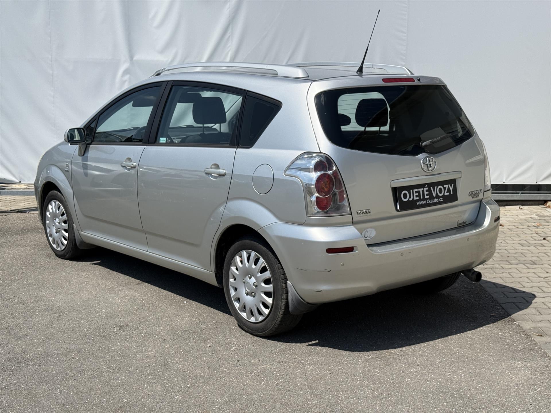 toyota-corolla-verso-1-8 - 3