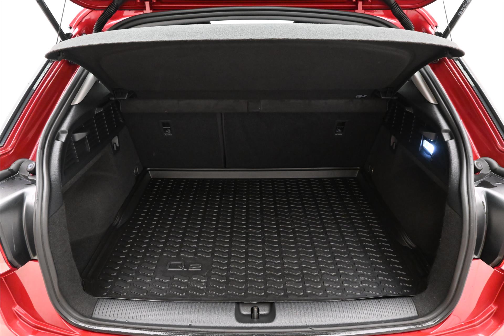 audi-q2-1-5-35-tfsi-110-kw-s-tronic-zaruka-az-5-let - 9