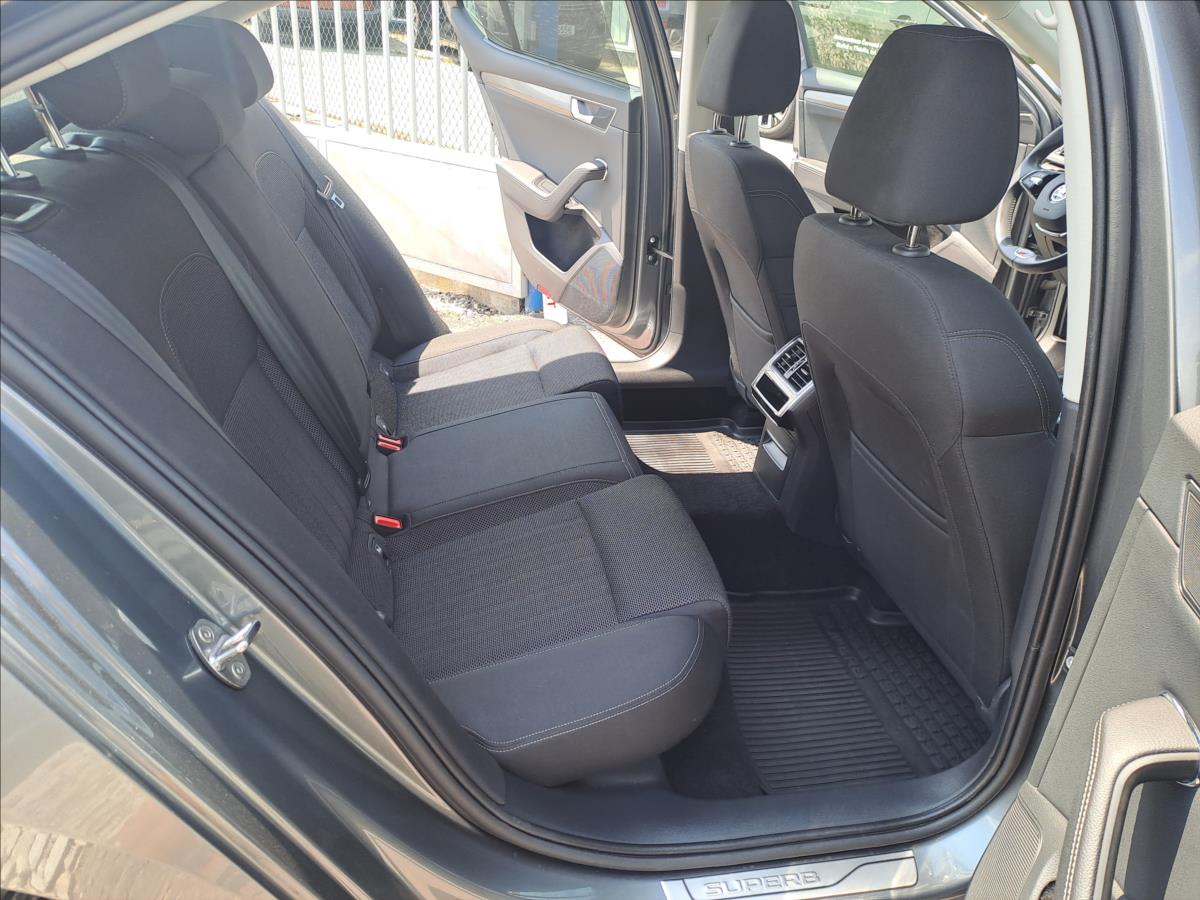 skoda-superb-2-0-tdi-dsg-4x4-1-majitel - 6