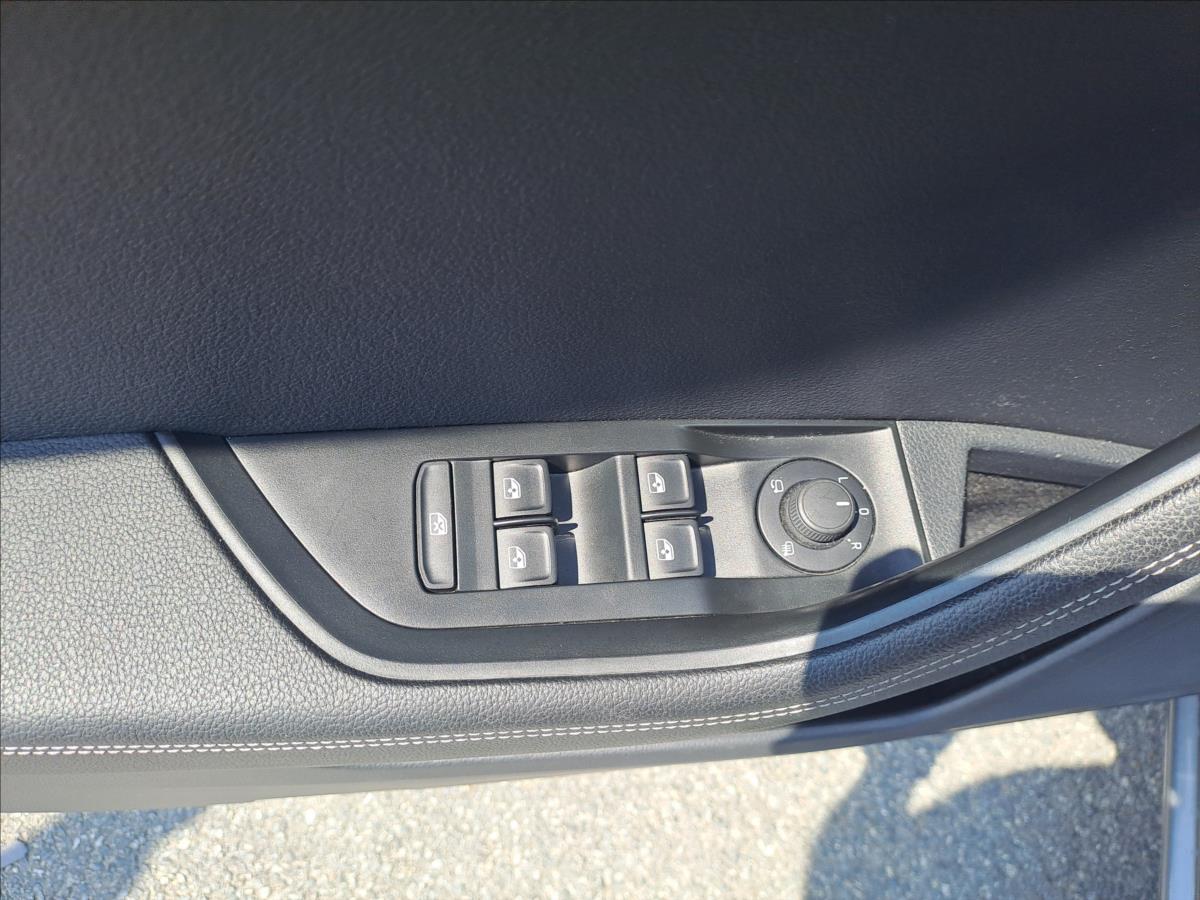 skoda-superb-2-0-tdi-dsg-4x4-1-majitel - 9