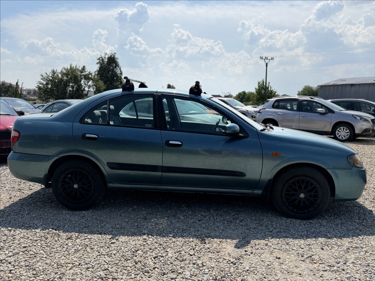 nissan-almera-1-8-i - 3
