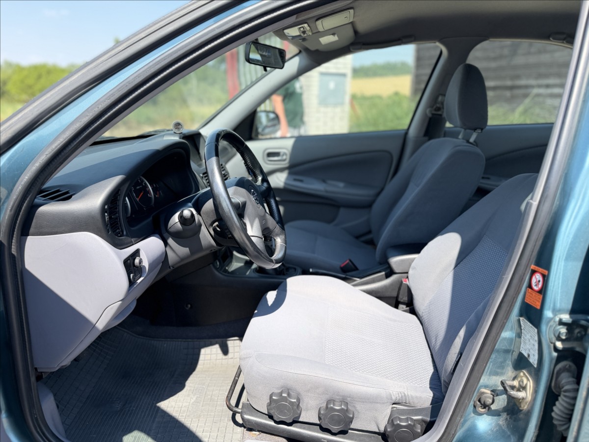 nissan-almera-1-8-i - 8