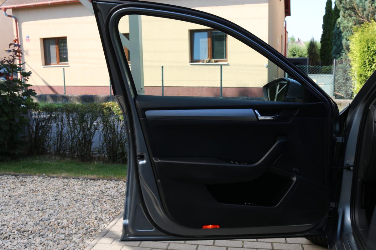 skoda-superb-2-0-tdi-dsg-4x4 - 9