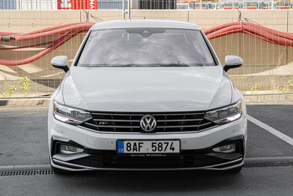 volkswagen-passat - 1