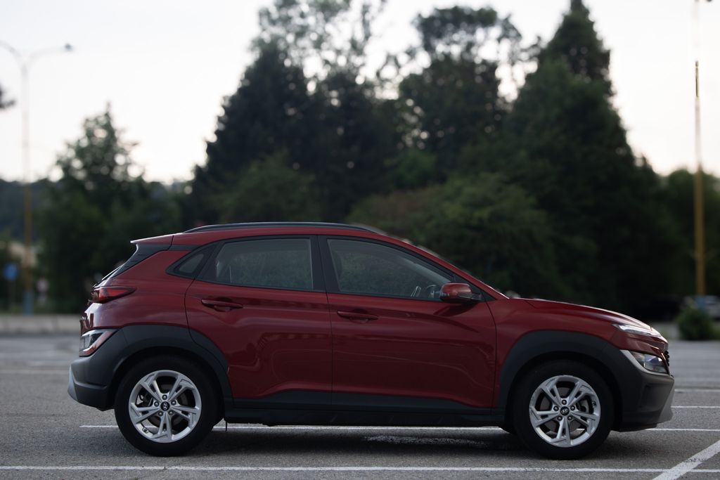 hyundai-kona-145-kw-zaruka-do-1-8-2028-tazne-automat - 3