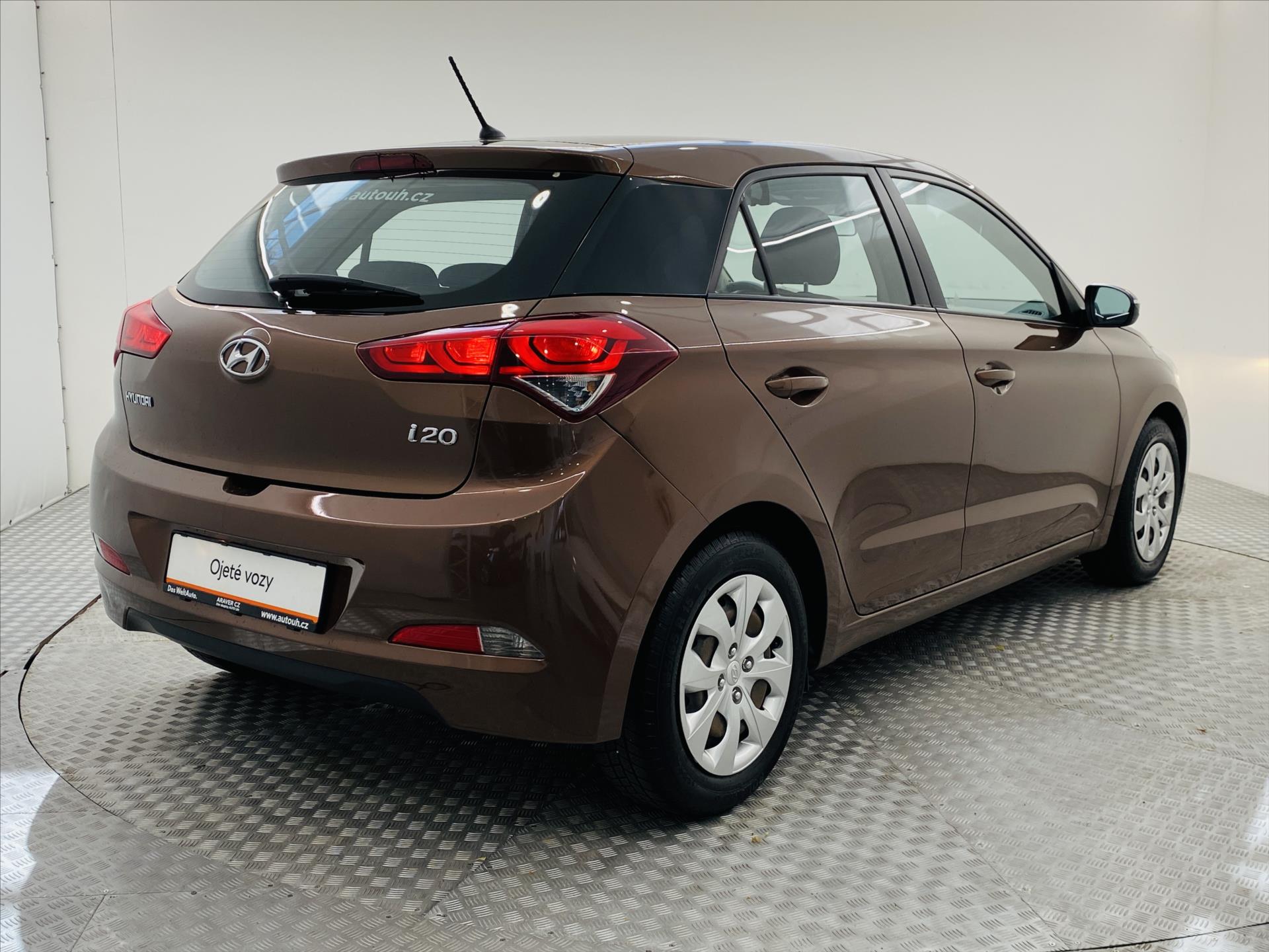 hyundai-i20-1-2-i-55kw-1-majitel - 1