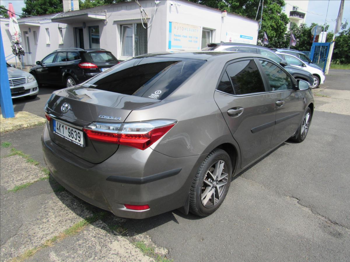 toyota-corolla-1-6-vvt-i-97kw-sedan - 5