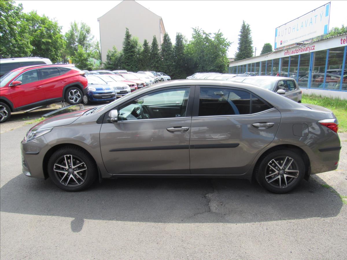 toyota-corolla-1-6-vvt-i-97kw-sedan - 6