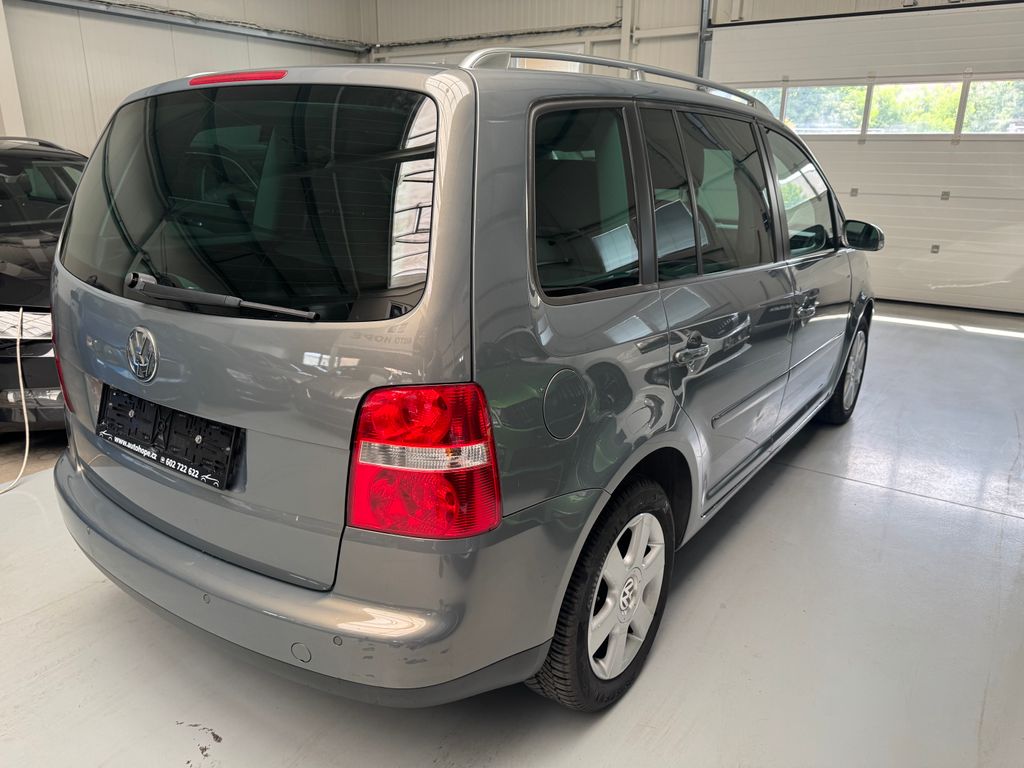 volkswagen-touran-2-0-tdi-dsg-highline - 5