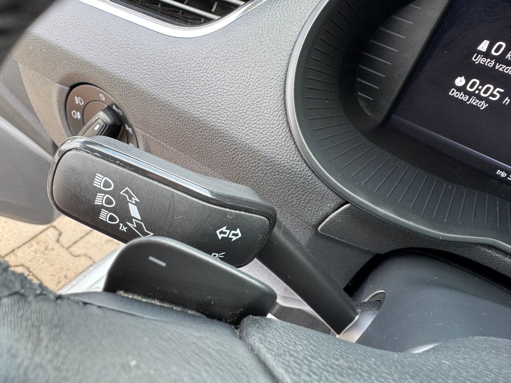 skoda-octavia-combi-2-0-tdi-dsg-style - 8