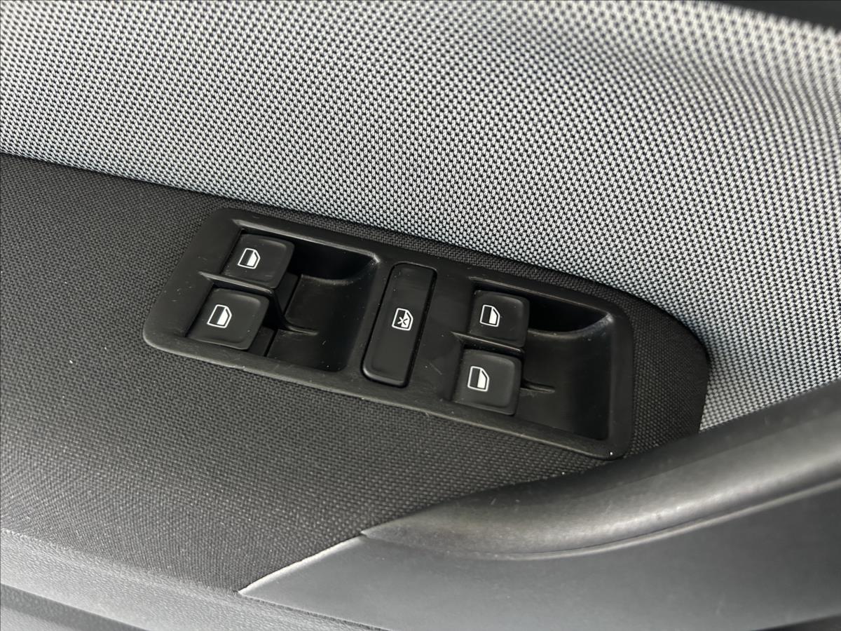 volkswagen-polo-1-2-tsi-cross-serviska-1-maj - 9