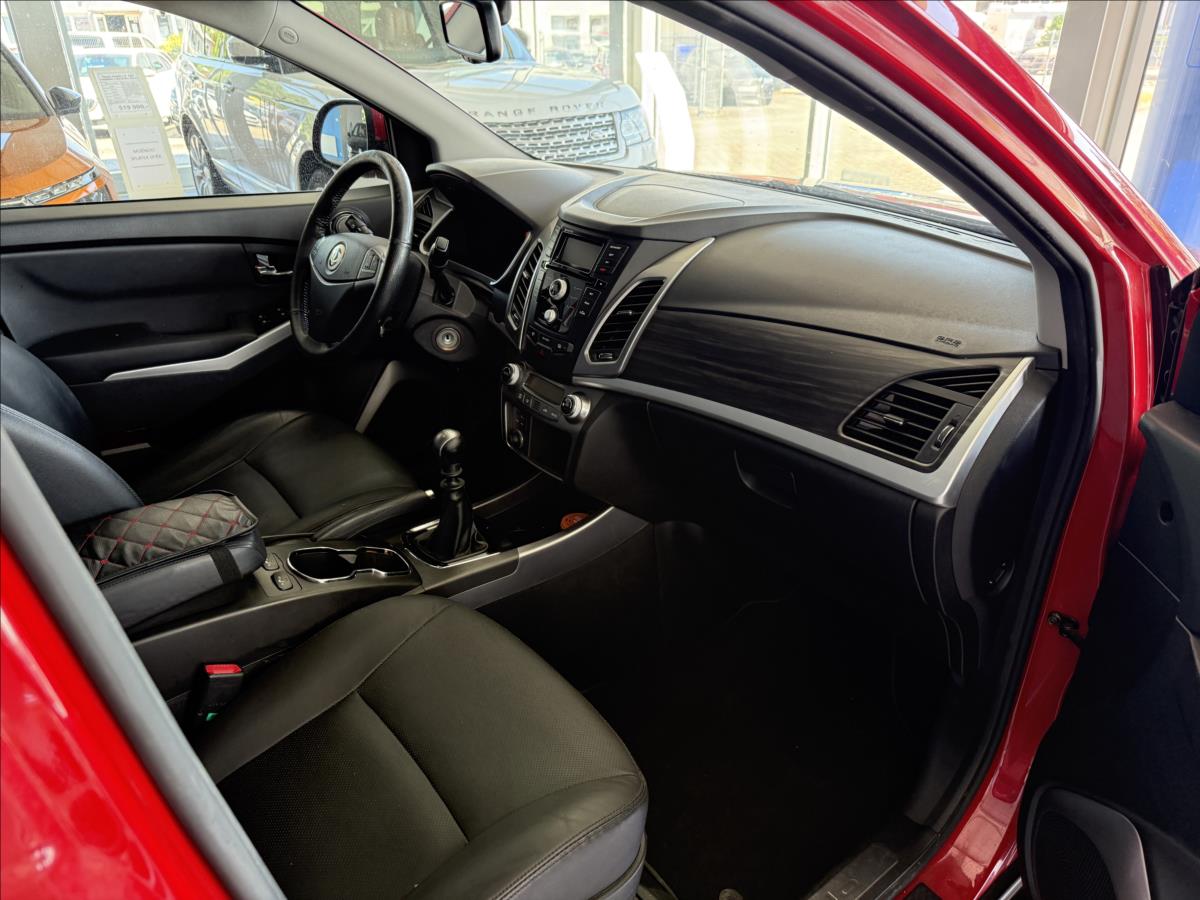 ssangyong-korando-2-0-110-kw-serviska-4x4 - 7