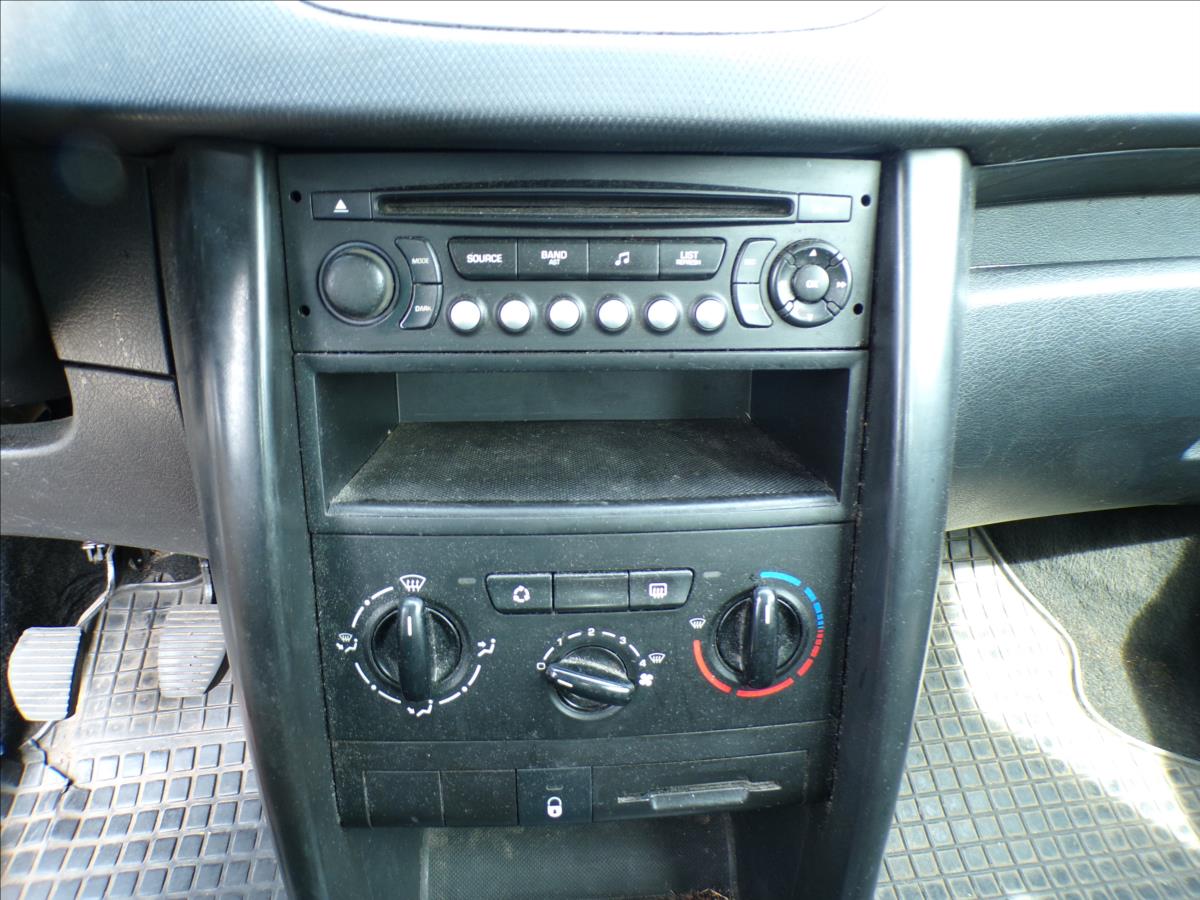 peugeot-207-1-4-hdi - 8