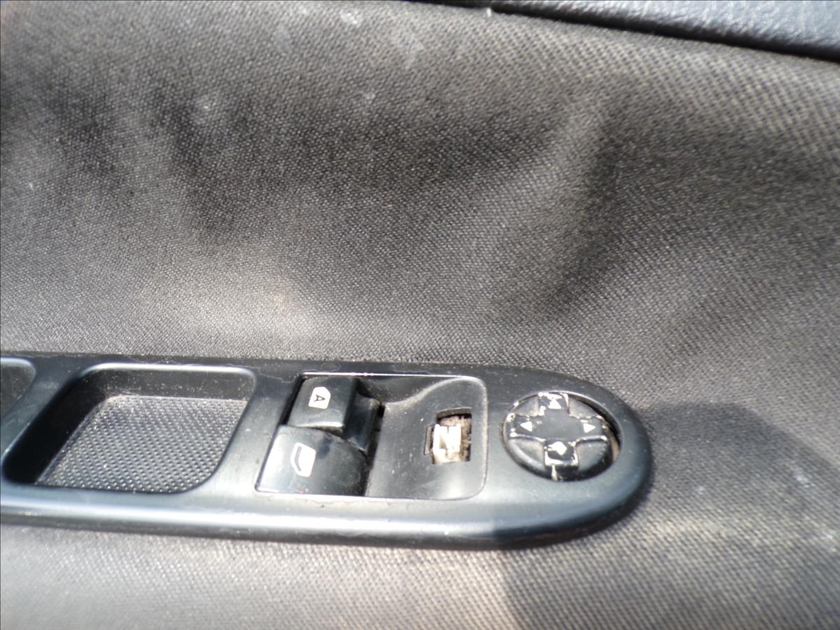 peugeot-207-1-4-hdi - 9