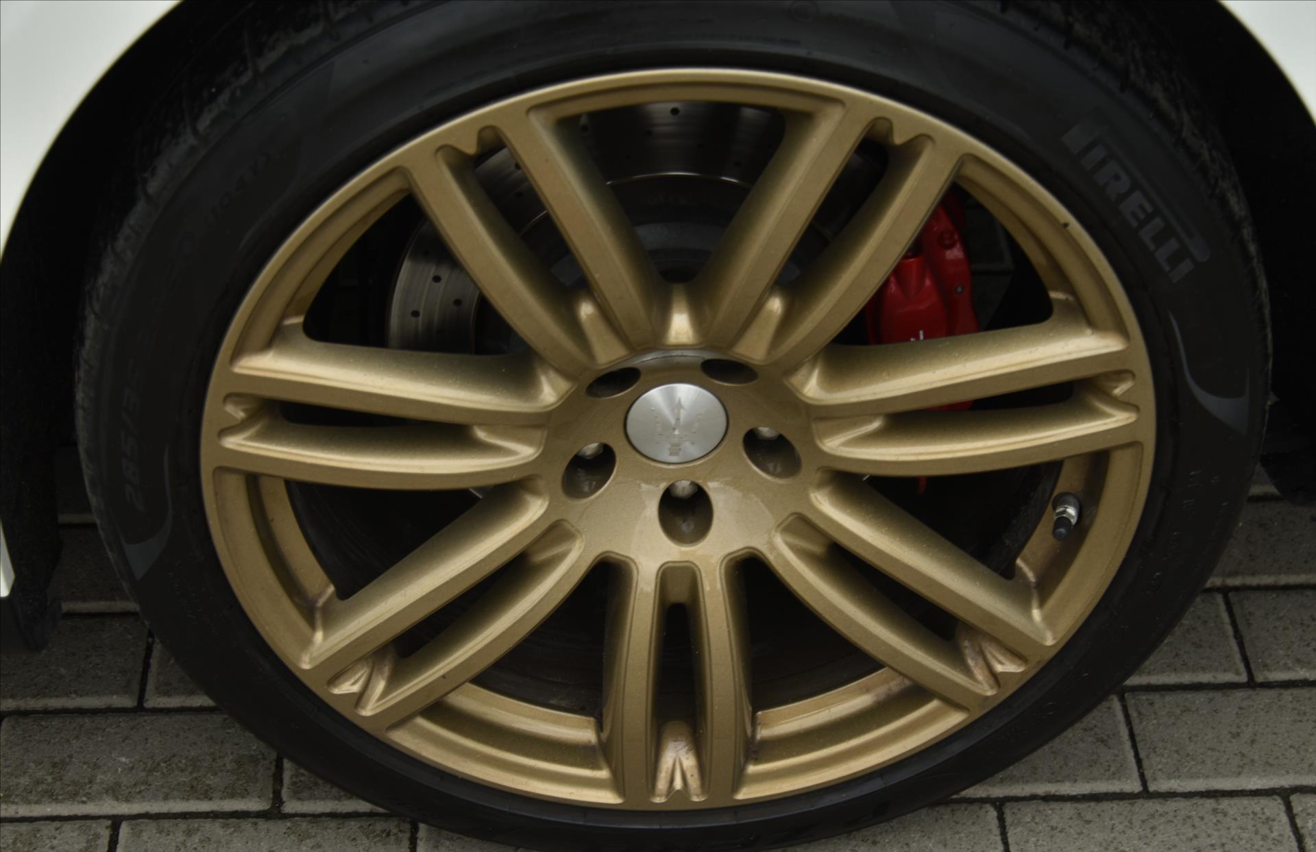 maserati-ghibli-3-0-s-q4-302kw - 8