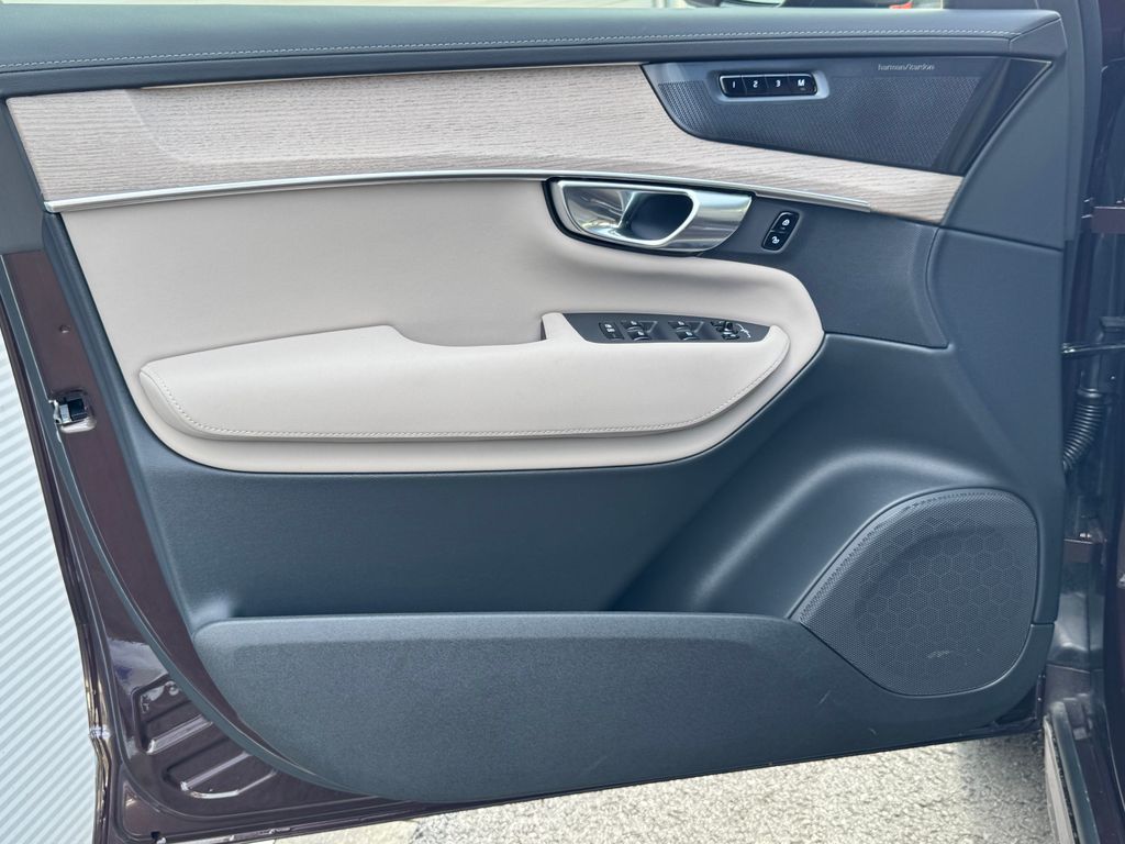 volvo-xc90-plus-b5-360-vzduch-ventilace - 7