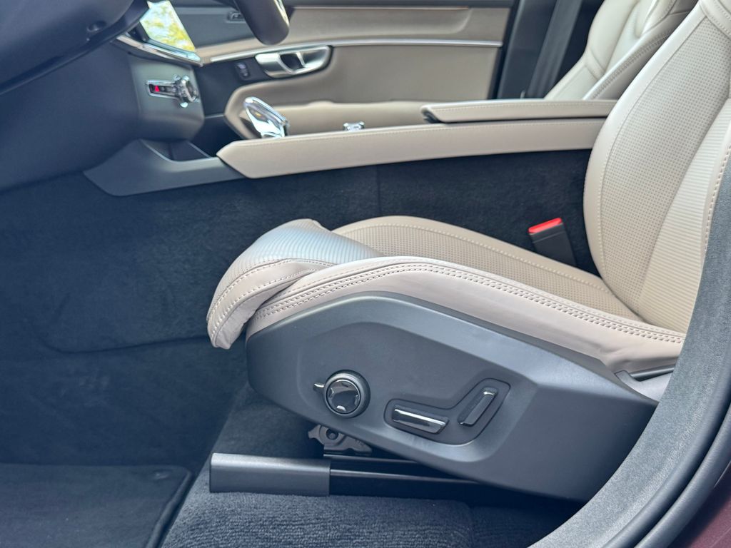 volvo-xc90-plus-b5-360-vzduch-ventilace - 9