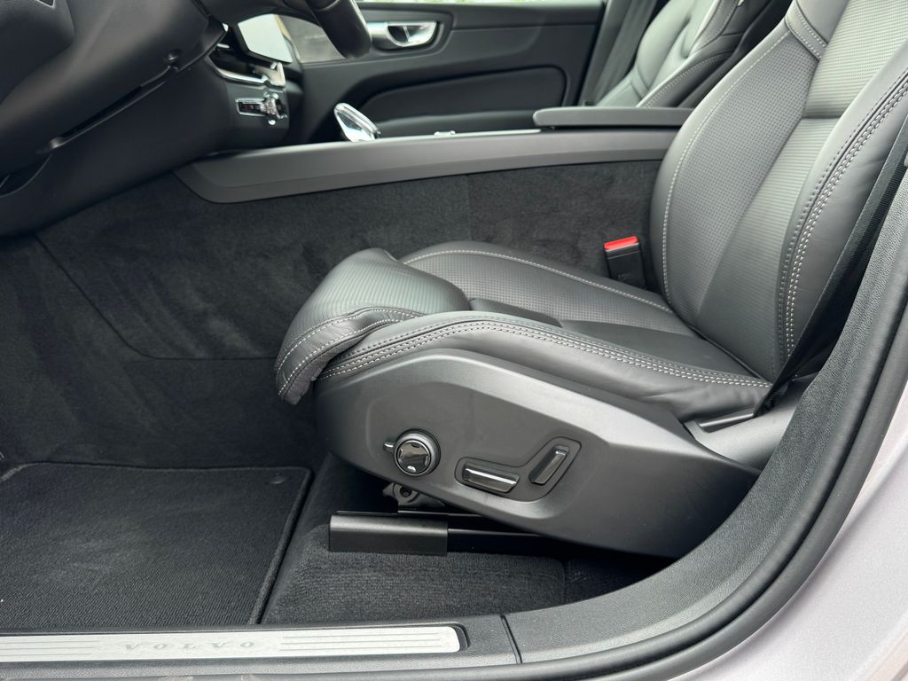 volvo-xc60-plus-b5-360-ventilace - 9