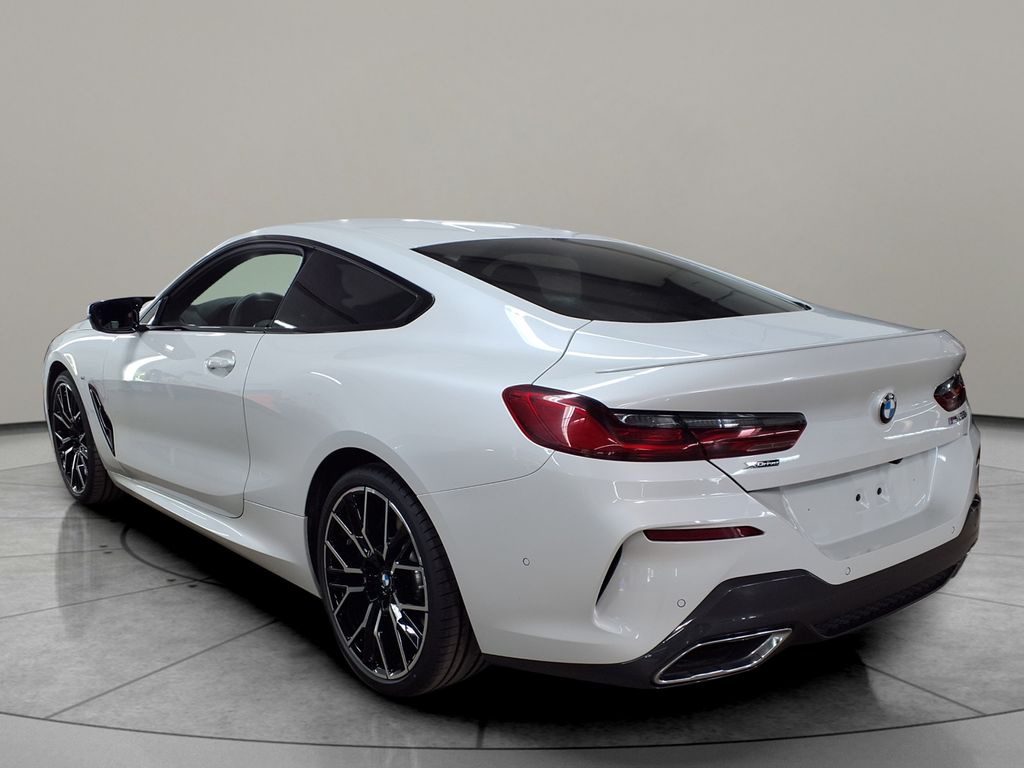 bmw-rada-8-m850i-xdrive-coupe-10-2025-top - 2