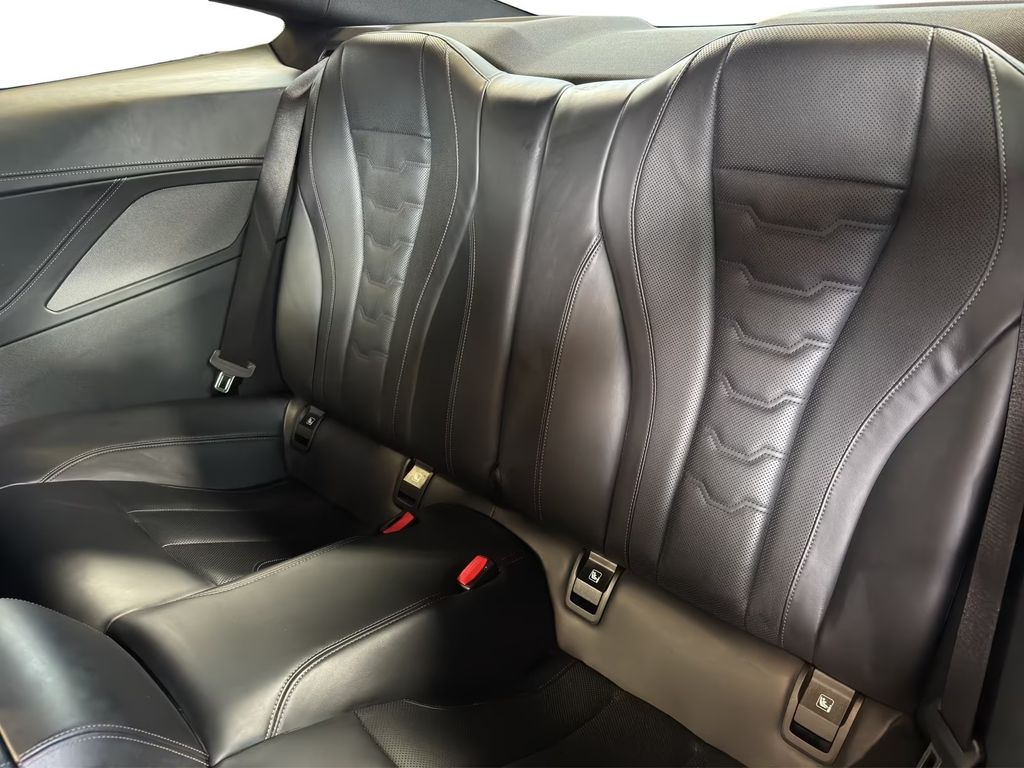 bmw-rada-8-m850i-xdrive-coupe-10-2025-top - 8