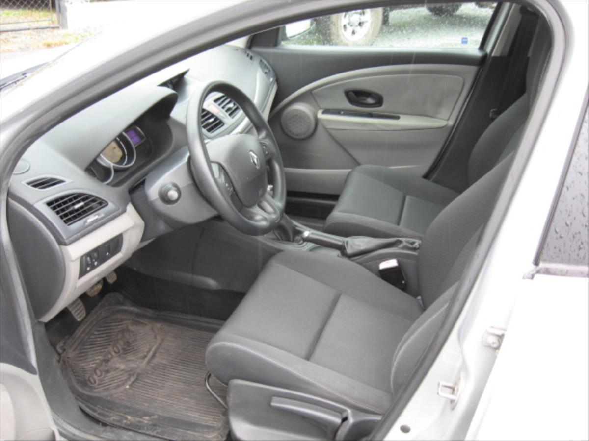 renault-megane-1-5-dci - 6