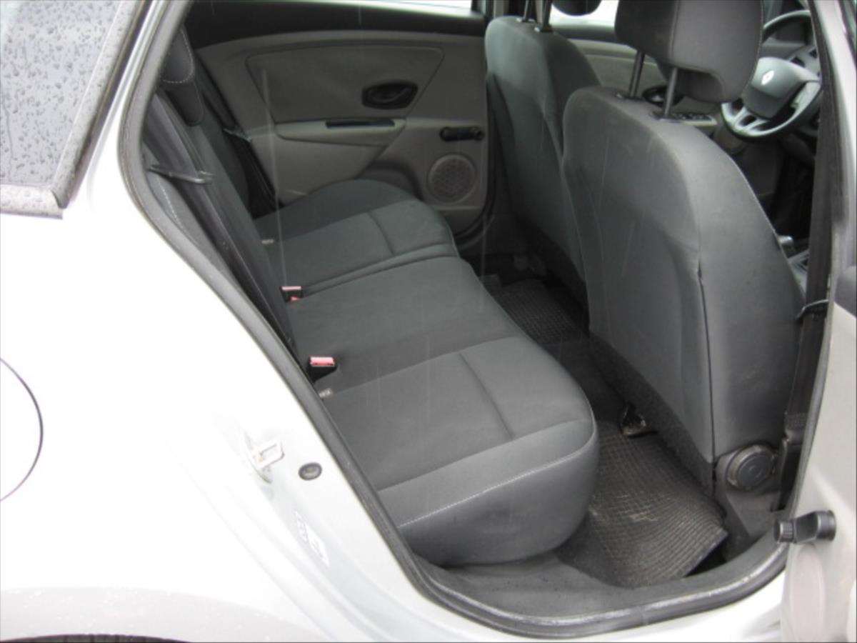 renault-megane-1-5-dci - 8