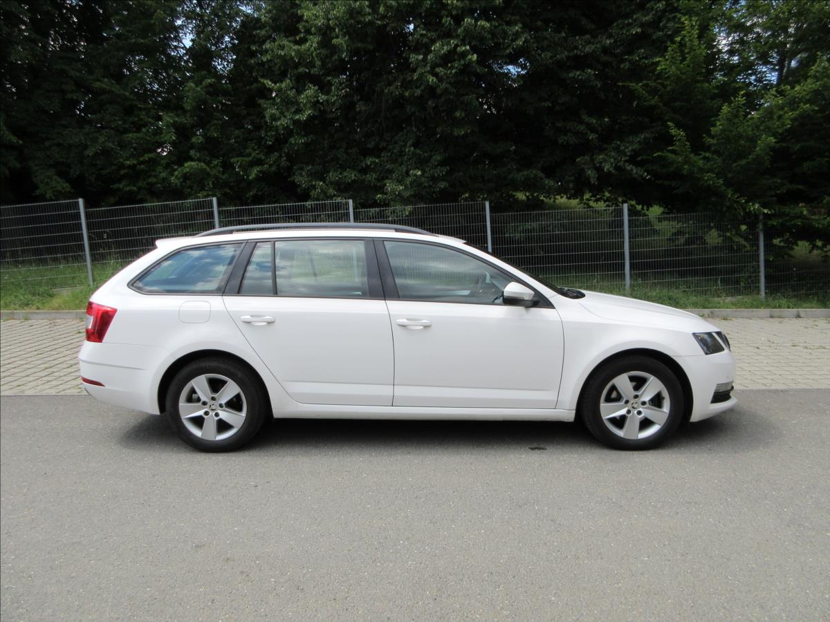 skoda-octavia-1-6-tdi-85-kw-navi-nove-v-cr - 9