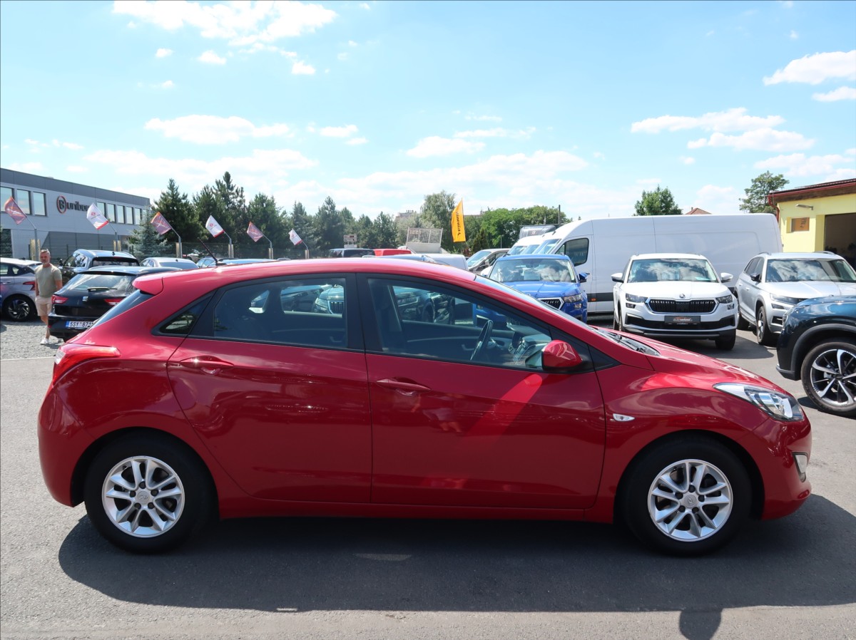 hyundai-i30-1-4-cvvt-73kw-novecr-klima - 4