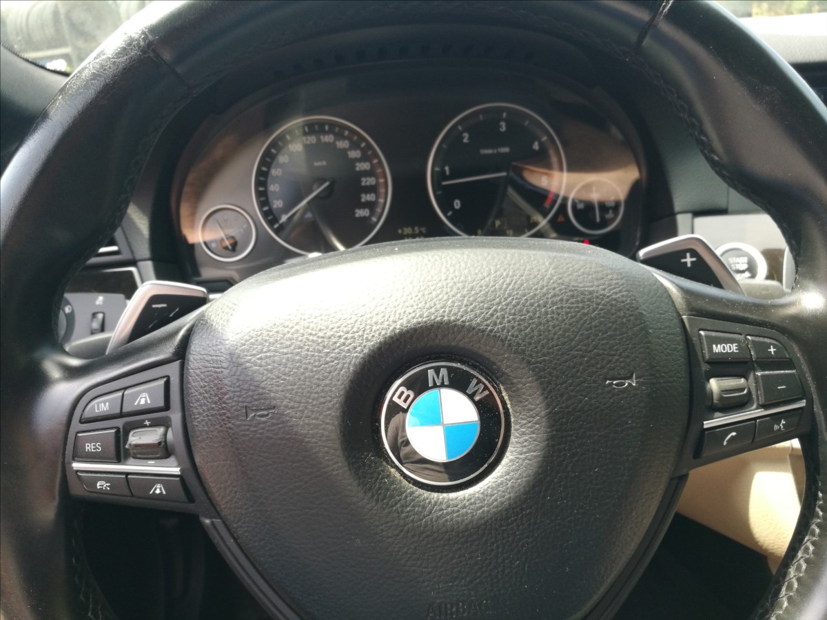 bmw-rada-5-3-0-d-m-paket - 5
