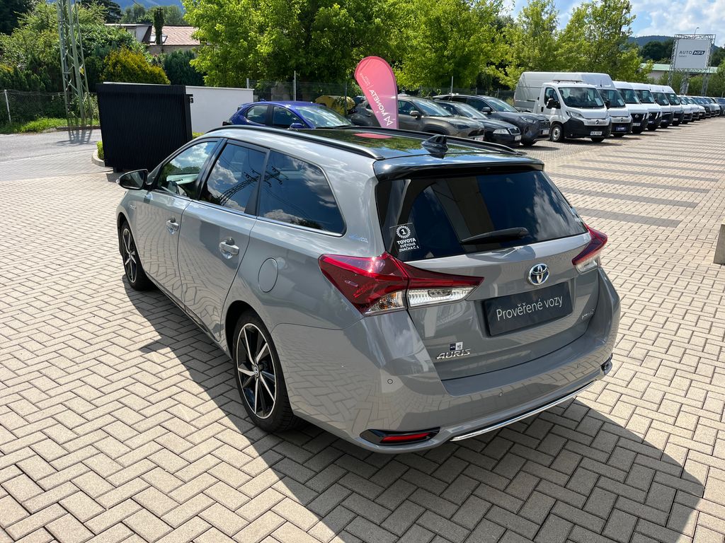 toyota-auris-1-8-hybrid-e-cvt-selection-ts - 3