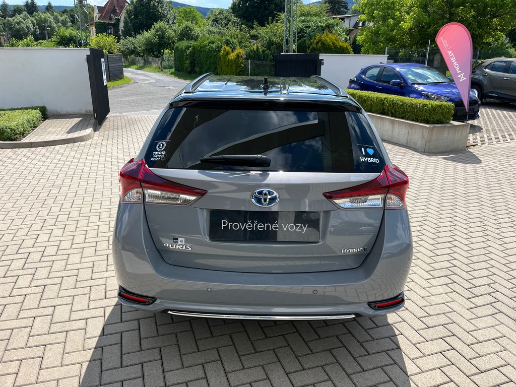 toyota-auris-1-8-hybrid-e-cvt-selection-ts - 4