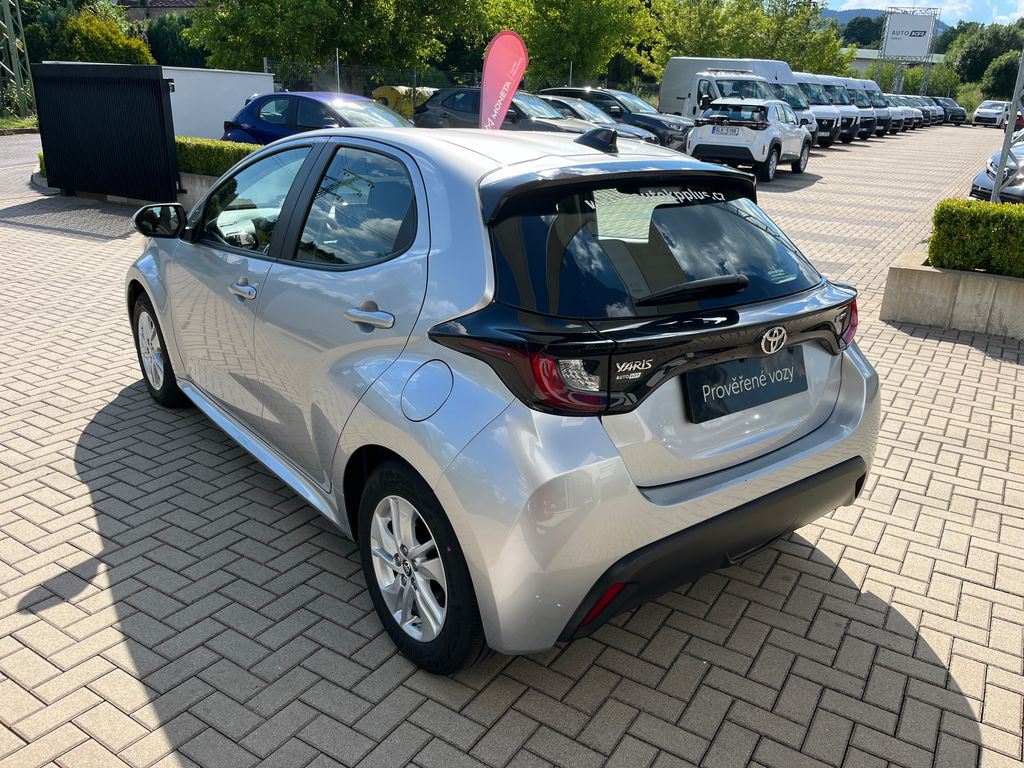 toyota-yaris-1-5-hybrid-e-cvt-comfort - 3