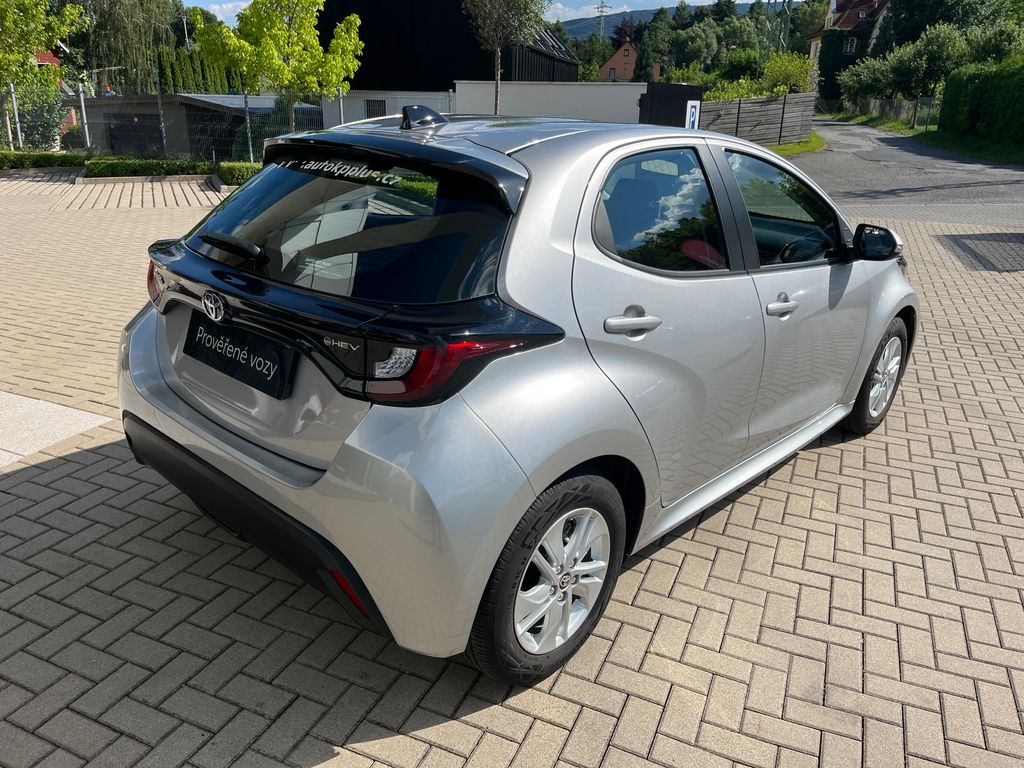 toyota-yaris-1-5-hybrid-e-cvt-comfort - 5