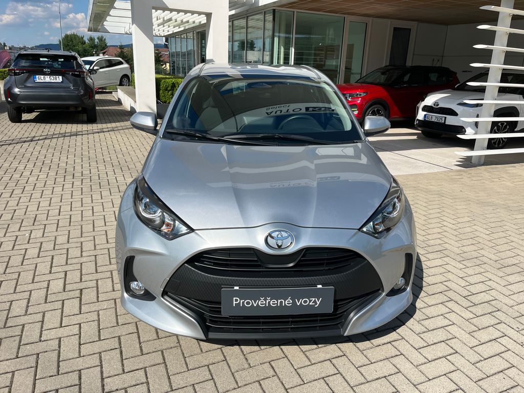 toyota-yaris-1-5-hybrid-e-cvt-comfort - 8