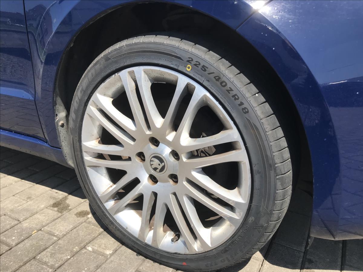 skoda-superb-2-0-automaticka-prevodovka-dsg - 9