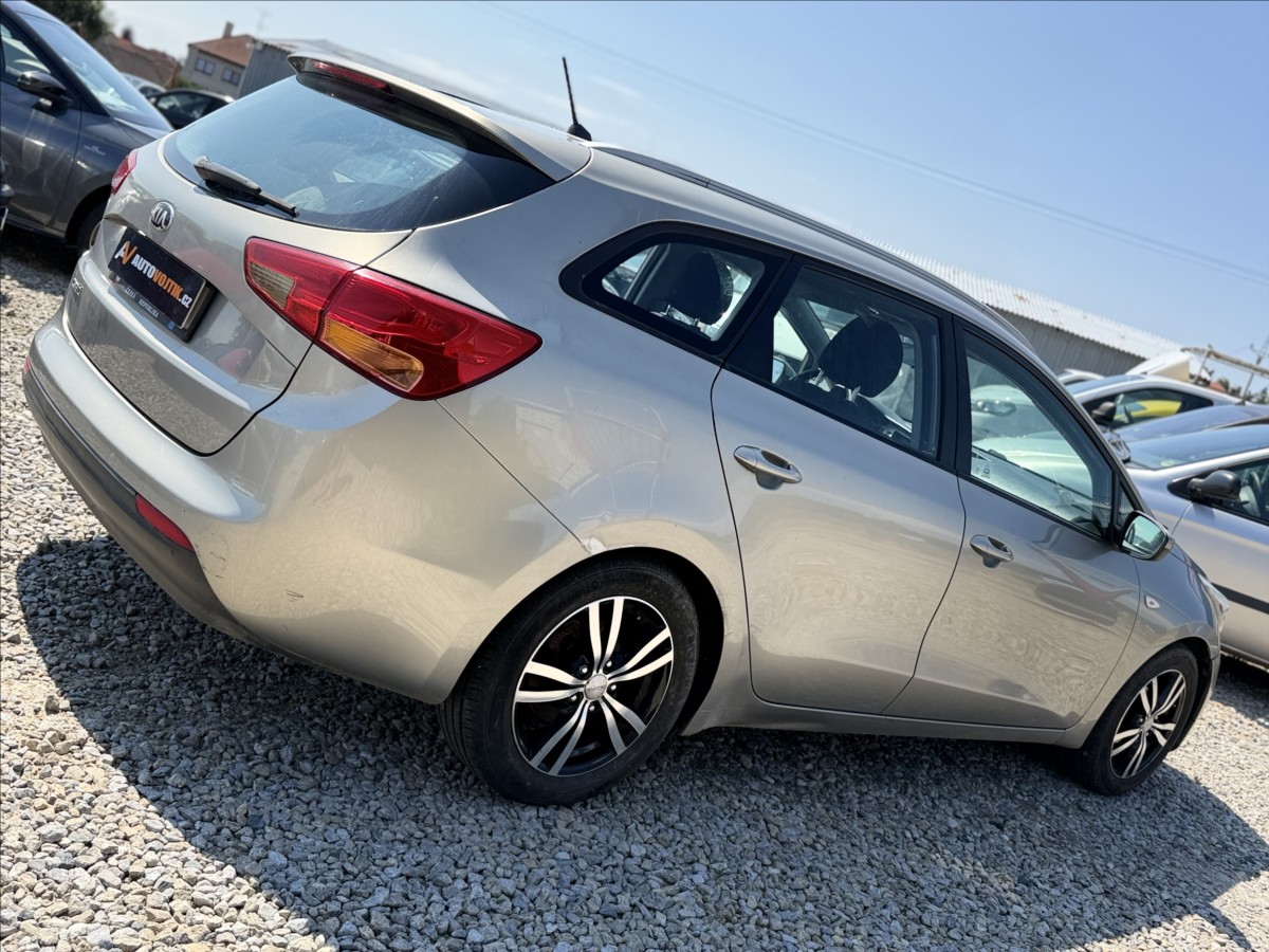 kia-ceed-1-6-nove-v-cr-sada-kol - 4