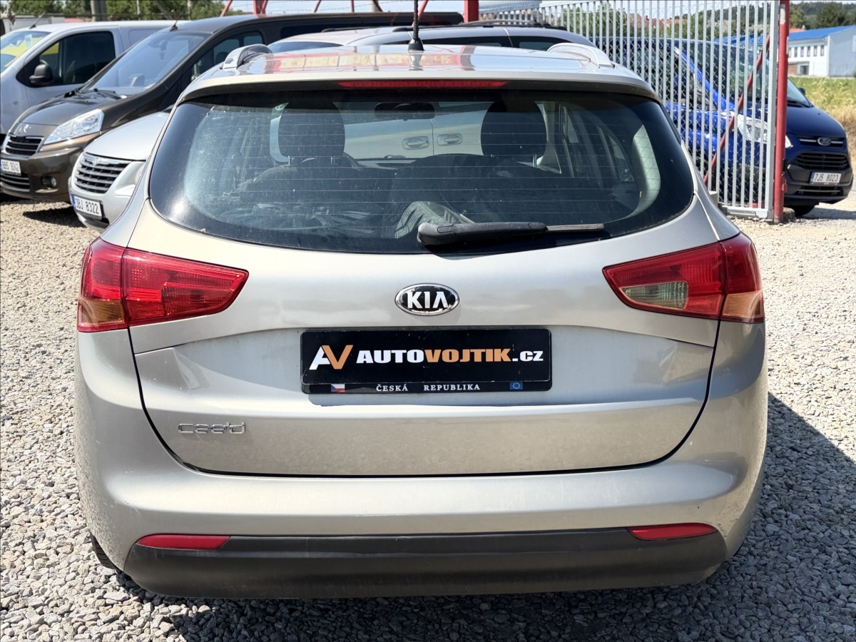 kia-ceed-1-6-nove-v-cr-sada-kol - 5