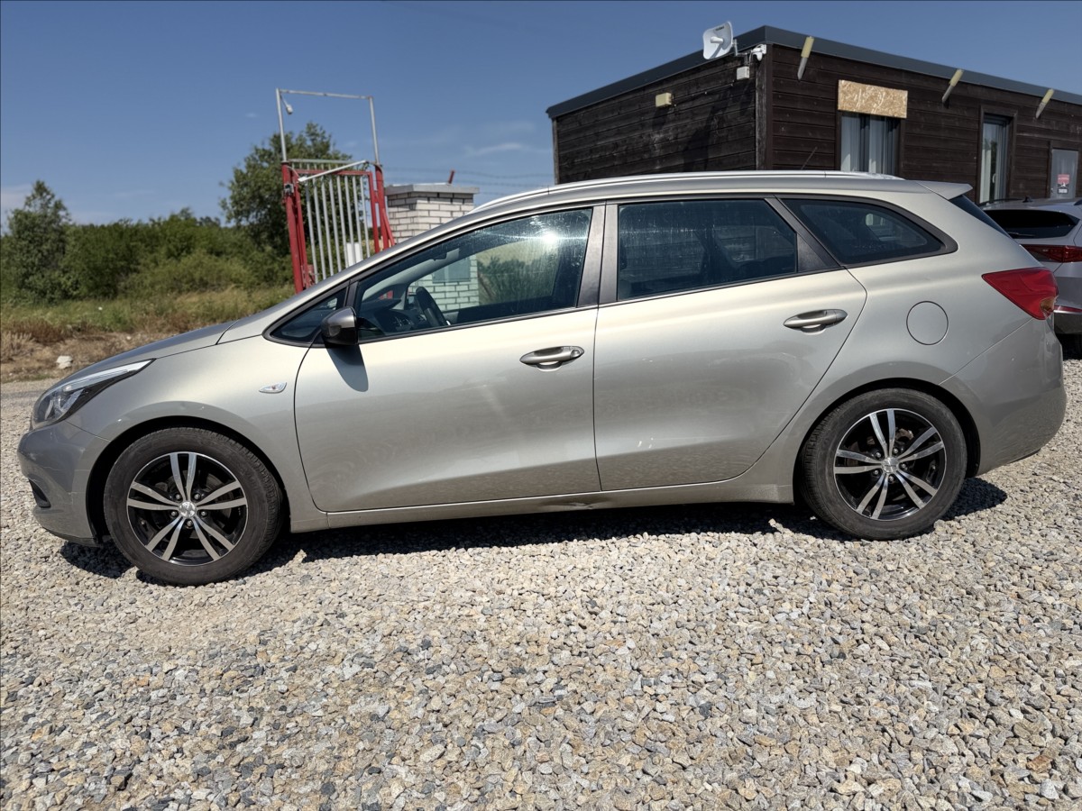 kia-ceed-1-6-nove-v-cr-sada-kol - 7