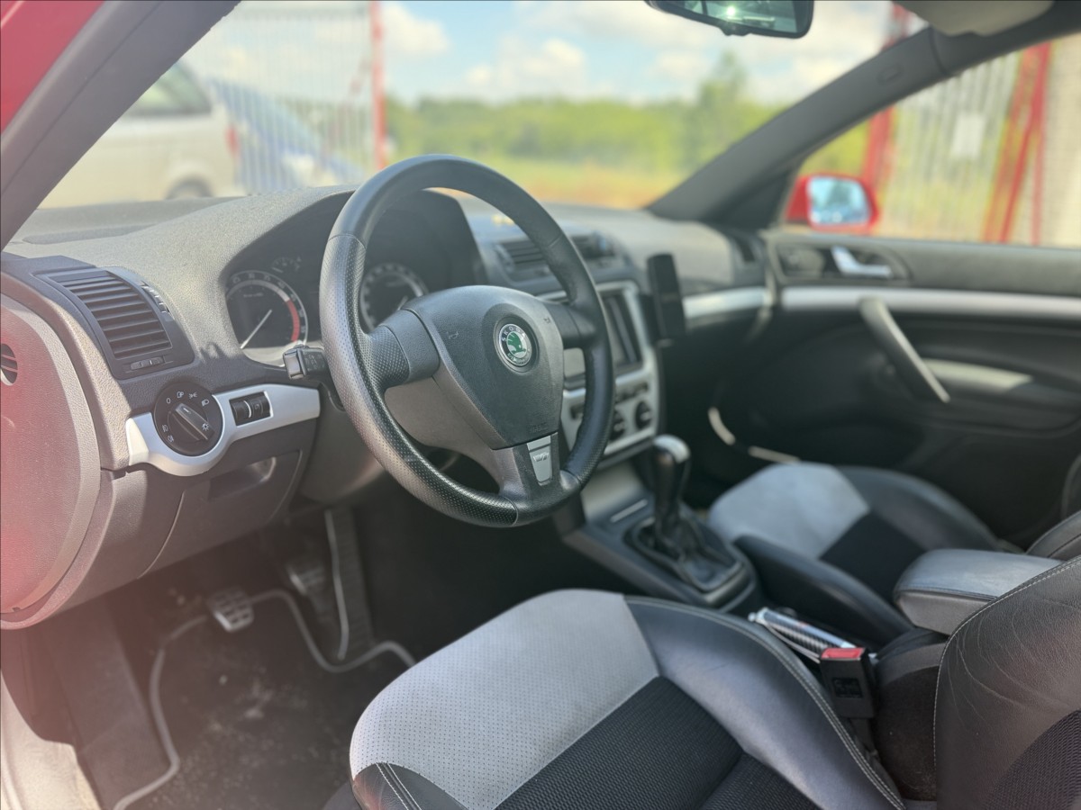 skoda-octavia-2-0-tdi-rs-125kw - 9