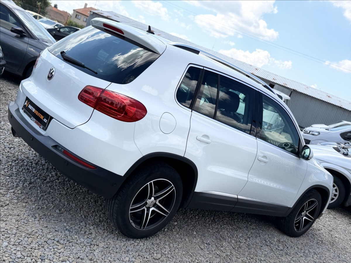 volkswagen-tiguan-1-4-tsi-panorama-led-bixenon - 5