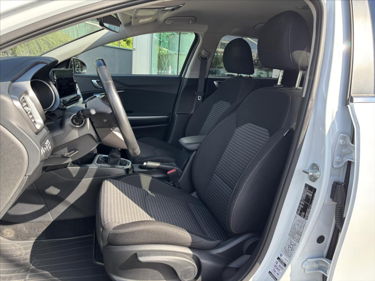 kia-ceed-1-5-tgdi-top-zaruka-bezklic - 9