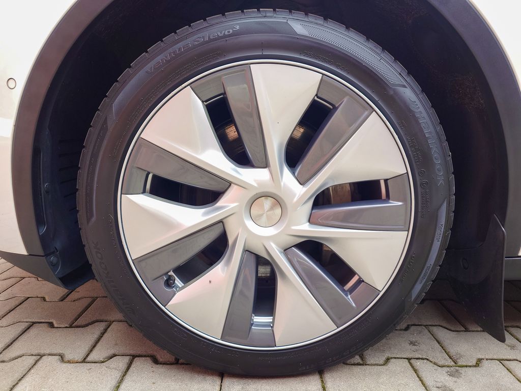 tesla-model-y-long-range-dual-motor-378-kw-soh-88-7-odpocet - 9