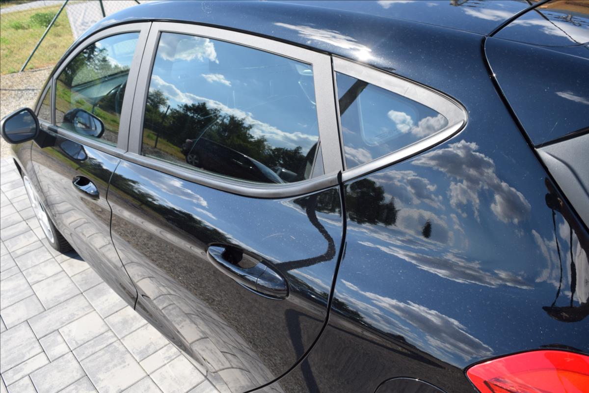 ford-fiesta-1-0-i-73kw-automat-nizke-km - 9