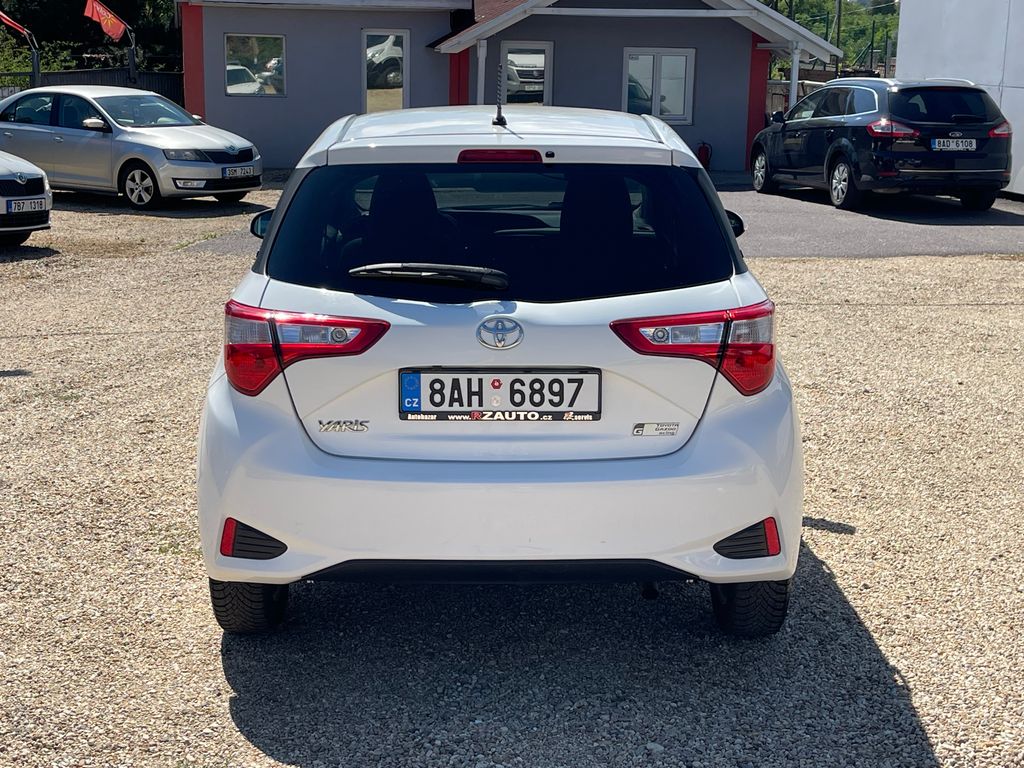 toyota-yaris-1-5vvt-i-82kw-tempo-klima-cz - 3
