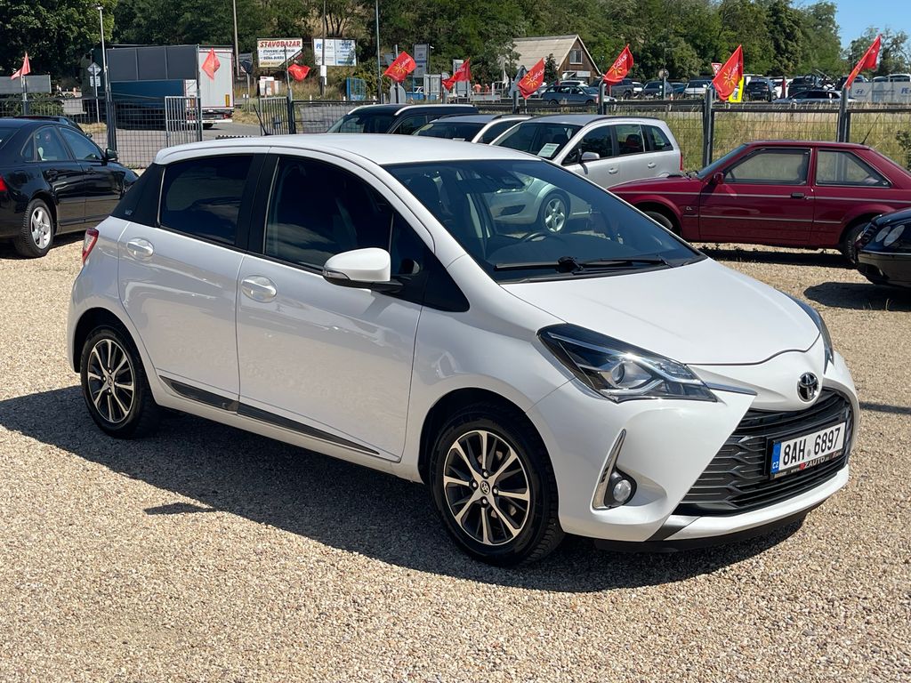 toyota-yaris-1-5vvt-i-82kw-tempo-klima-cz - 4