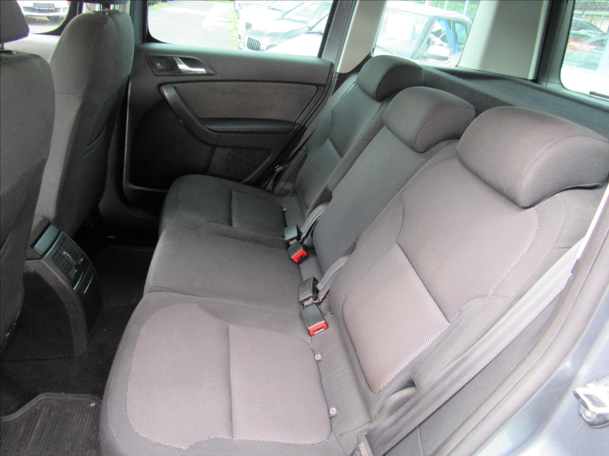 skoda-yeti-2-0-tdi-81kw-4x4 - 9