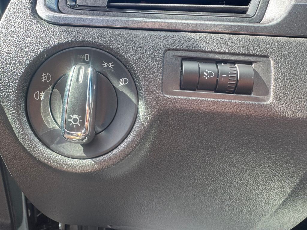 skoda-rapid-spb-1-2-tsi-ambition - 7