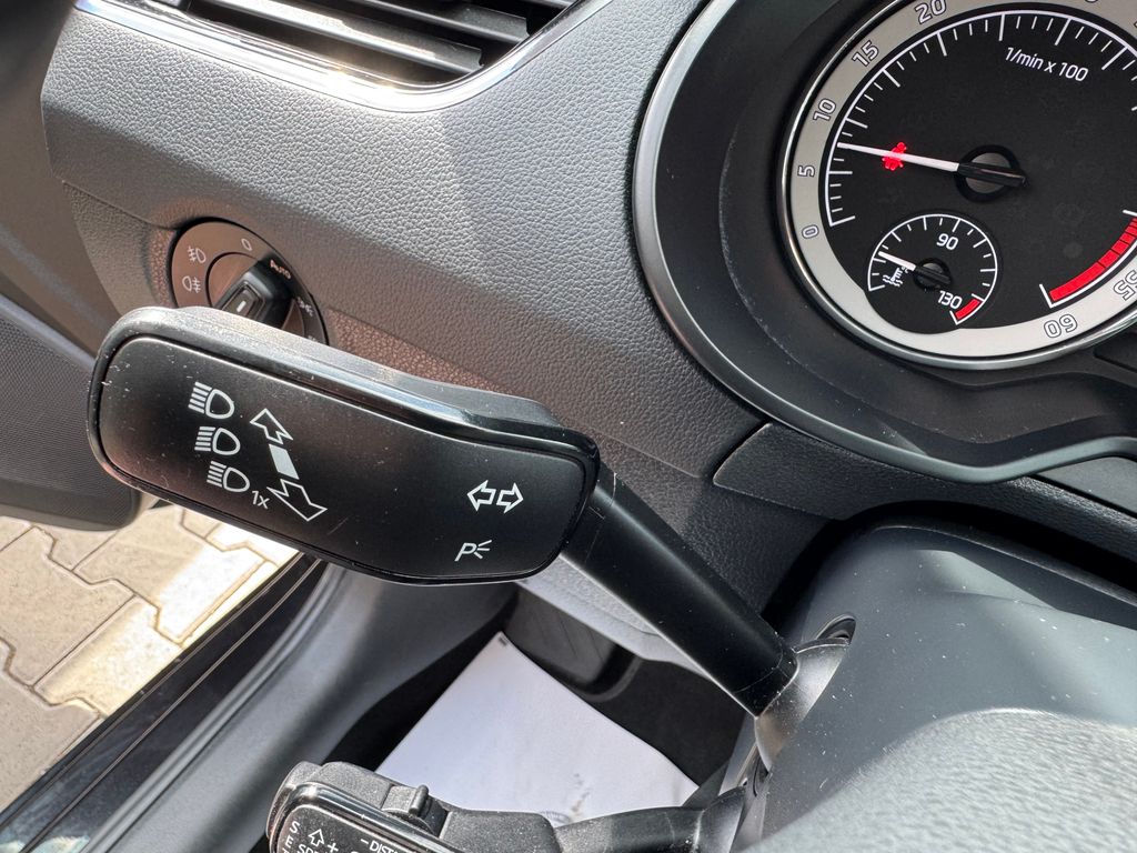 skoda-octavia-combi-2-0-tdi-dsg-style - 8