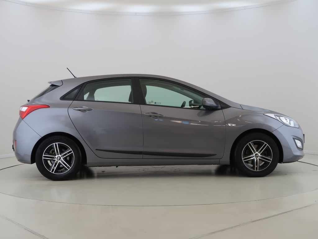 hyundai-i30-1-4-73kw-manual-cz - 3